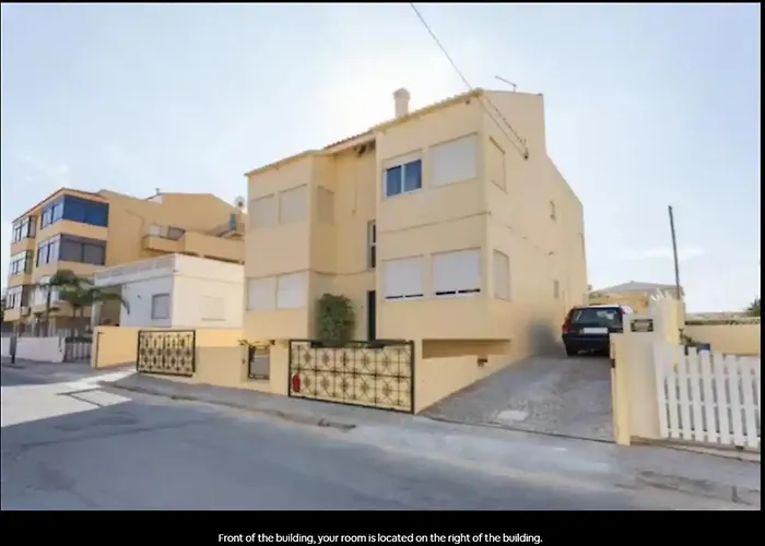 Blife Faro Beach Hostel & Rooms